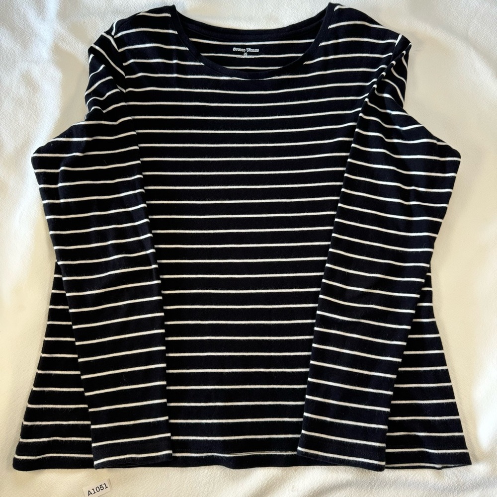 Studio Works Black and White Fitted Long Sleeve Tee